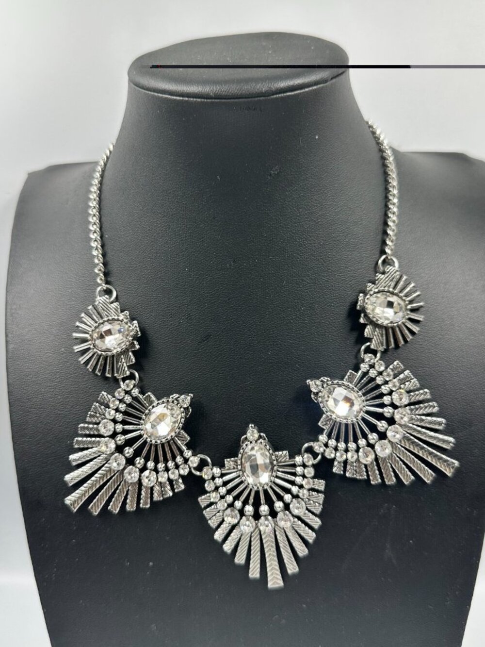 Necklace - Picture 3 of 10